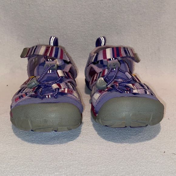 Keen girls purple closed toe water shoes size 2 - Picture 2 of 7